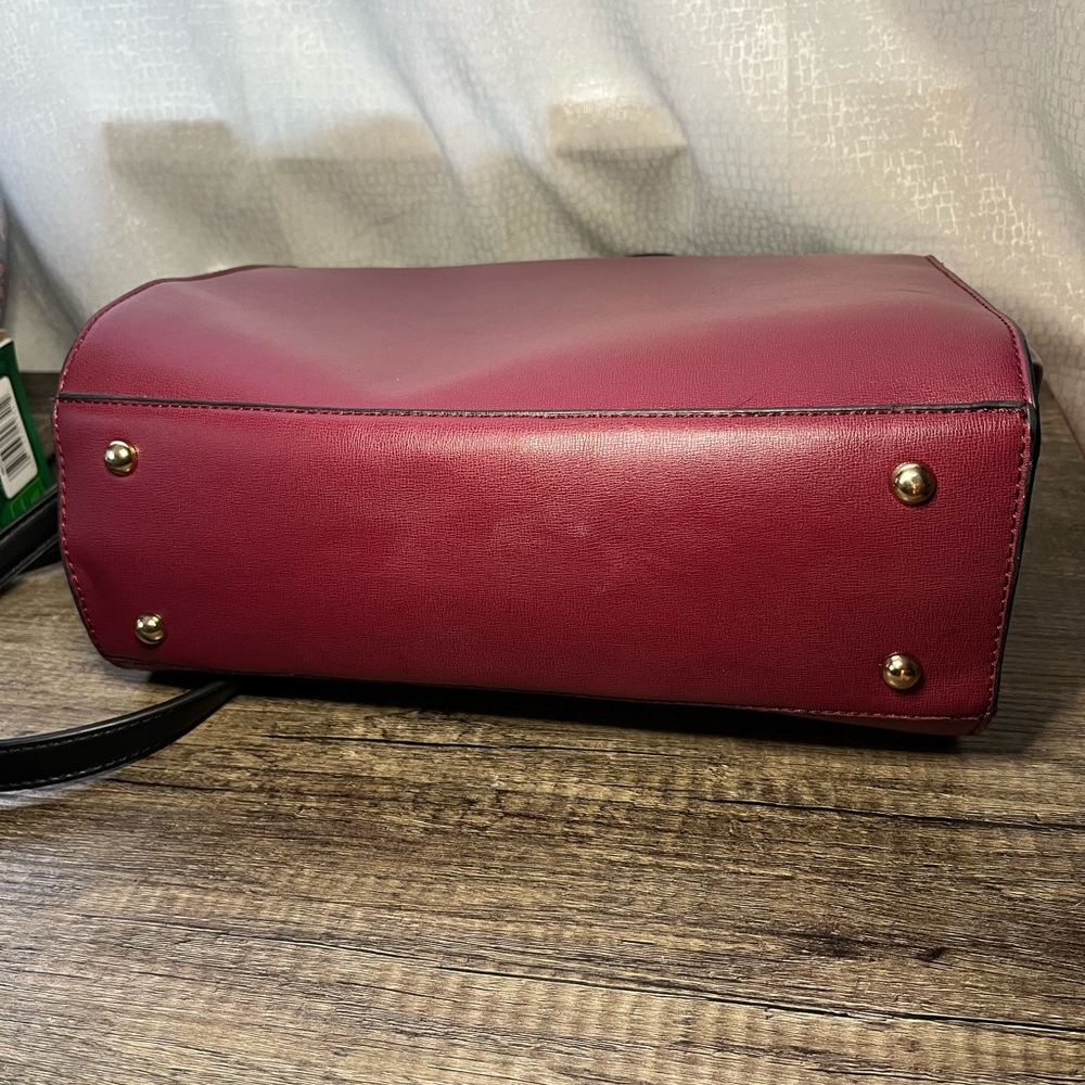 Elegant Burgundy Satchel with Black Accents - Picture 4 of 7